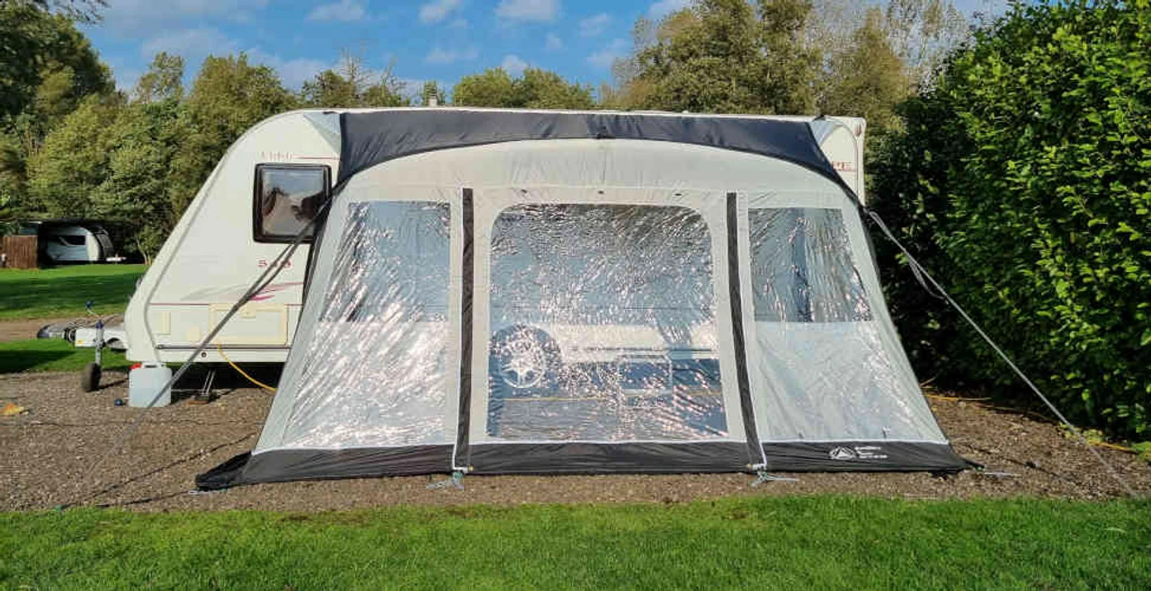 SunnCamp Dash Air SC Inflatable Caravan Awning 4 SunnCamp Dash Air SC Inflatable Caravan Awning - Image 4